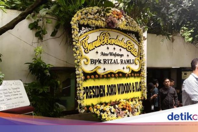 Jejeran Karangan Bunga dari Jokowi dan Sejumlah Tokoh untuk Rizal Ramli