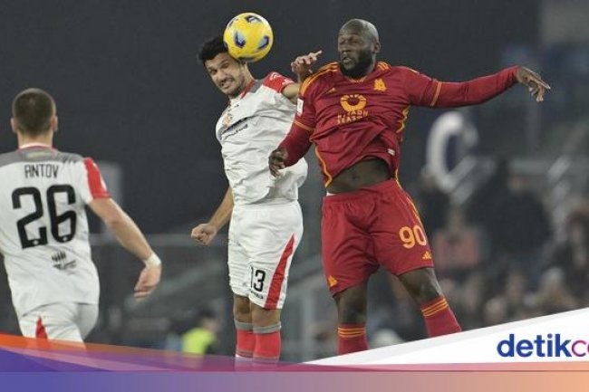 Mourinho 'Berjudi', Roma Menang dengan Formasi Aneh