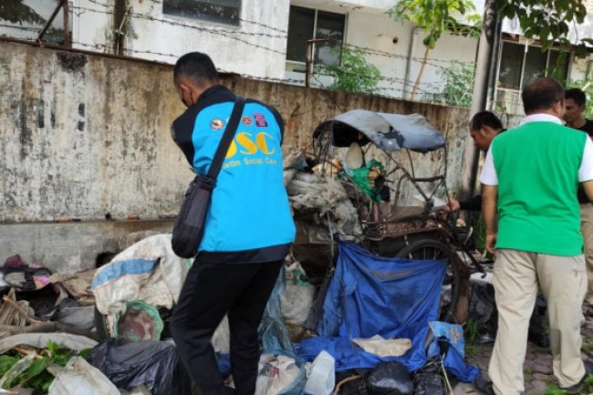 Mengganggu Masyarakat, Satpol PP dan Dinsos P3AKB Bondowoso Evakuasi ODGJ