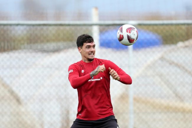 Kabar Baik untuk Timnas Indonesia, Shayne Pattynama Sudah Tiba di Qatar untuk Beraksi di Piala Asia 2023