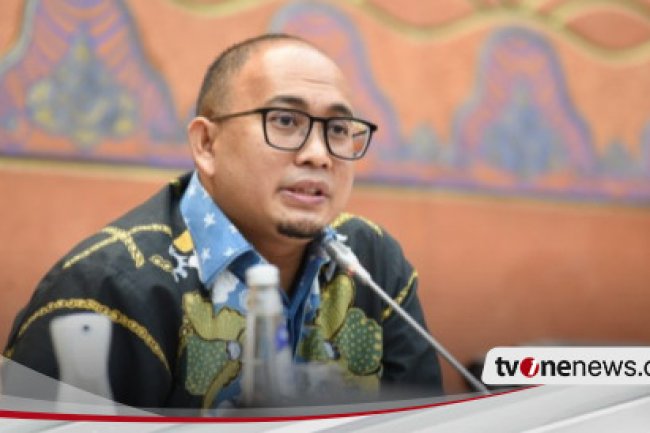 Viral Lagi Cuitan Andre Rosiade ke Jokowi Tanya Mobil Esemka Kok Mirip dengan Produk Asal China, Netizen: Potret Masa Lalu