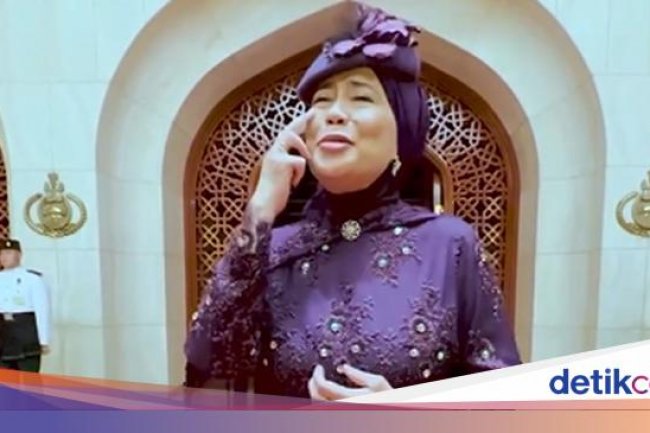 Dewi Yull Nyanyi Sambil Peragakan Bahasa Isyarat di Nikahan Pangeran Mateen