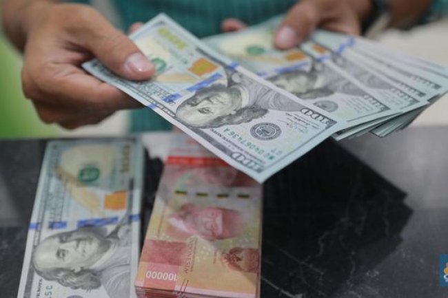Ekonomi AS Tumbuh di Atas Perkiraan, Rupiah Melemah