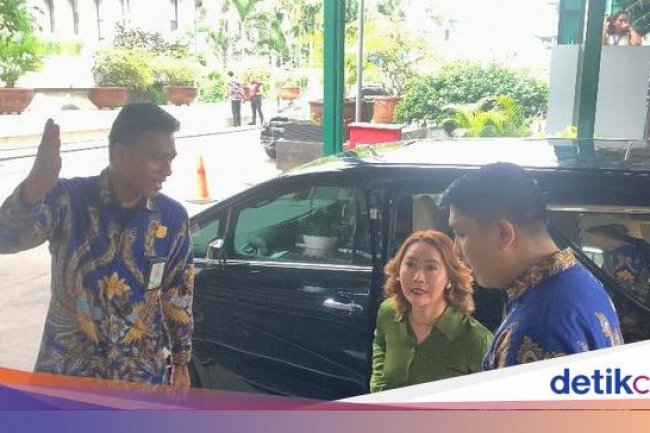 Luhut Rapat Bareng Hotman Paris hingga Inul soal Pajak Hiburan 40 Persen
