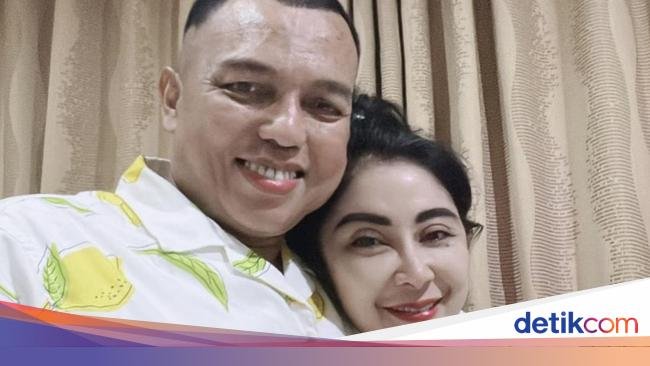 Cara Uut Permatasari 'Cairkan' Sikap Suami yang Dingin