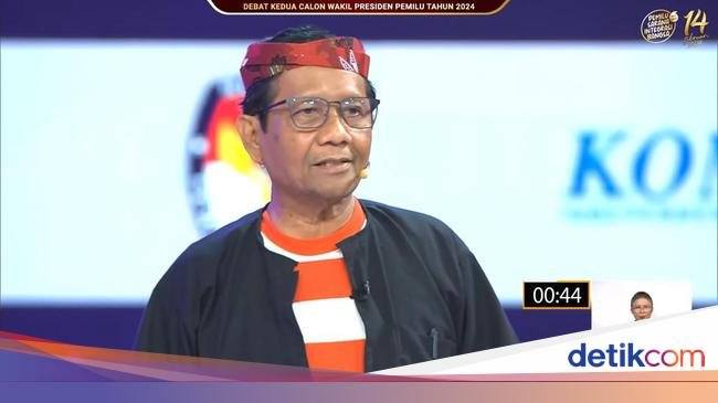 Momen Mahfud Md Live Tiktok di Malam Tahun Baru, Bicara Resolusi 2024