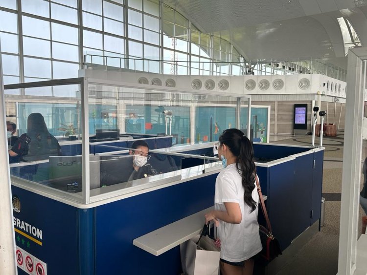 Klarifikasi Penundaan Keberangkatan Penumpang Di Tempat Pemeriksaan Imigrasi, Bandar Udara Internasional Kualanamu, Deli Serdang