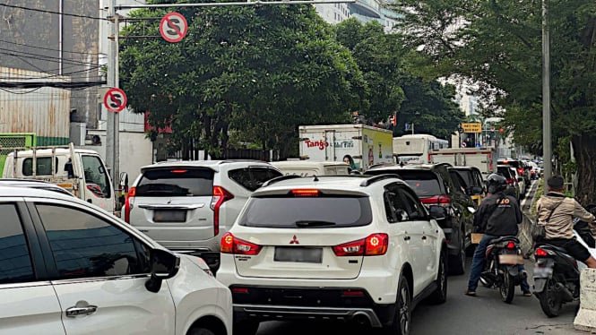 Jakarta Kembali Aktif, Pengemudi Mobil Perlu Ingat Hal Penting Ini