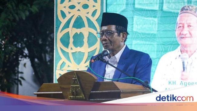 Mahfud Md Kisahkan Petuah Gus Dur yang Singgung Kebimbangan Soeharto
