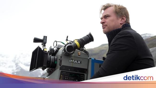 Pecah Telur, Christopher Nolan Raih Sutradara Terbaik Golden Globe