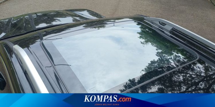 Tips Merawat Sunroof Mobil Saat Musim Hujan