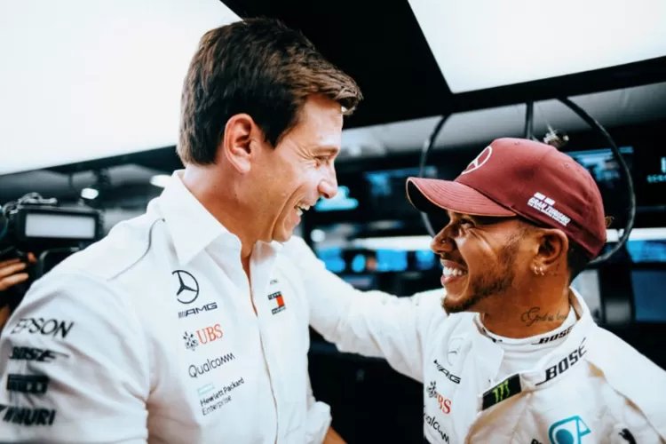 Strategi Mercedes: Toto Wolff Konfirmasi Transformasi Total Pada Mobil di Tahun 2024 untuk Bersaing dengan Red Bull