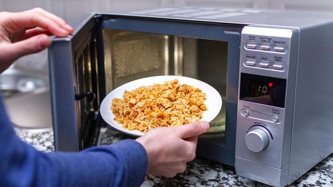 10 Makanan yang Tidak Boleh Dipanaskan dengan Microwave, Termasuk Telur