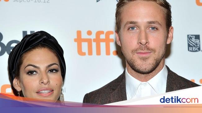 Jarang Tampil Mesra, Eva Mendes Akhirnya Unggah Bukti Cinta Pada Ryan Gosling
