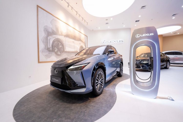 Lexus Indonesia Lego 1.739 Unit Mobil Listrik Sepanjang 2023, Naik 453%