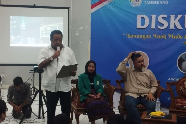 Diskusi Publik Dalam Tema Tantangan Anak Muda Zaman Now Dan Hambatan Teknologi Informasi Menuju Ekonomi Emas