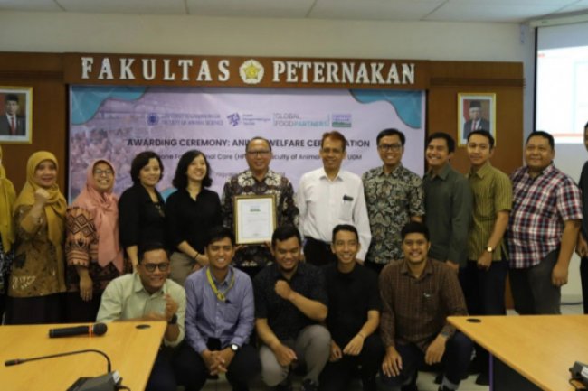 UGM Raih Sertifikasi Internasional Animal Welfare untuk Lembaga Pusat Pelatihan Ayam Petelur