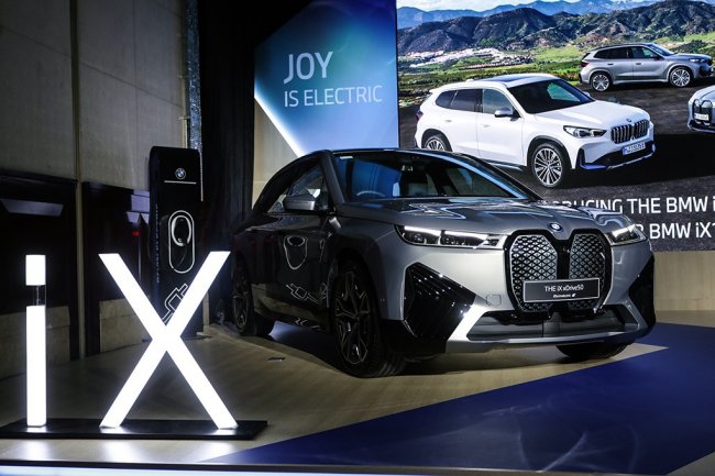 Varian Baru BMW iX, Lebih Ganas dan Lebih Jauh