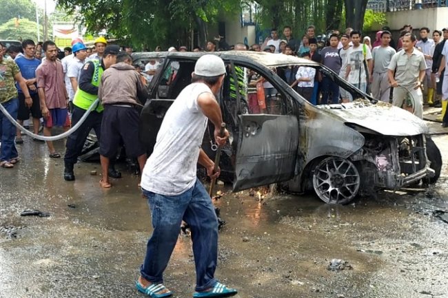 Mobil Terbakar di Jalan Raya, Asuransi Mau Tanggung Gak yah?