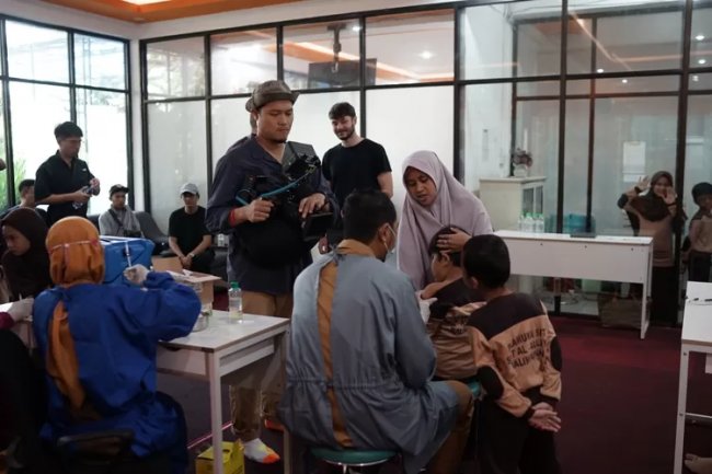 Vaksinasi DBD di Balikpapan Diliput Tim BBC London
