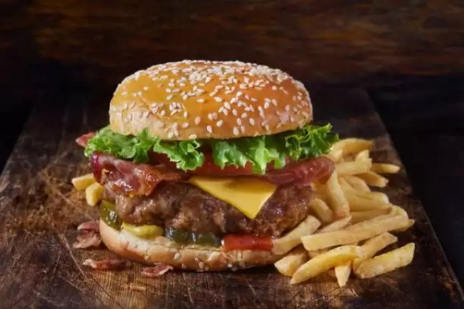 Bahaya Konsumsi Makanan Cepat Saji Saat Hamil