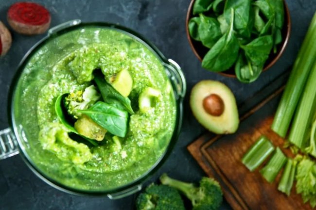 Simak Manfaat Jus Bayam untuk Kesehatan, Cegah Kanker