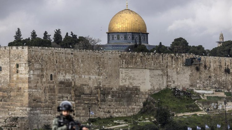 Jadi Saksi Peristiwa Isra Miraj, Apa Kabar Masjid Al-Aqsa di Tengah Serangan Israel?