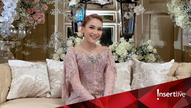 Tak Lagi di Blur, Potret Pertunangan Ayu Ting Ting & Lettu Muhammad Fardhana Bocor