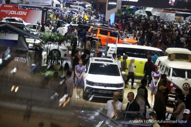 Dampak Penurunan Suku Bunga pada Emiten Otomotif dan Rekomendasi Analis