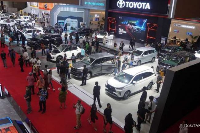 Emiten Otomotif Berharap Ngegas Setelah Bunga Dipangkas