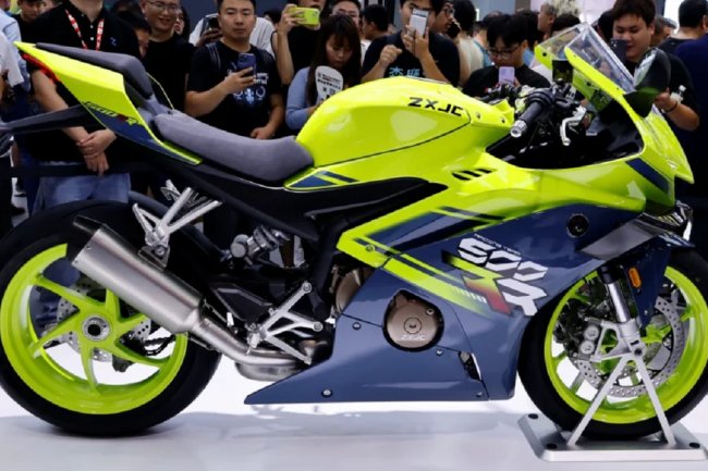 Zhang Xue Balik Lagi! Motor Barunya Bikin Geger Dunia Otomotif