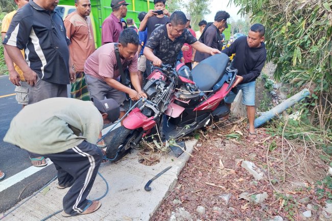 Polisi Evakuasi Peristiwa Kecelakaan Tunggal WNA Jerman di Lombok Utara