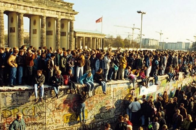 Ini Cara Masyarakat Jerman Merayakan Peristiwa Runtuhnya Tembok Berlin