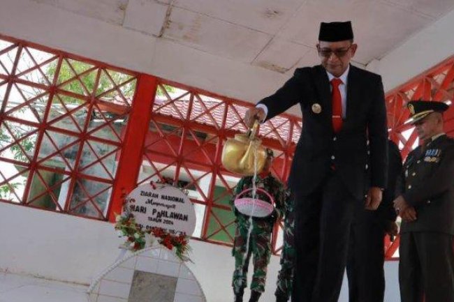 Pj Bupati Aceh Selatan dan Forkopimda Gelar Upacara & Ziarahi Makam Pahlawan Teuku Cut Ali di Kluet