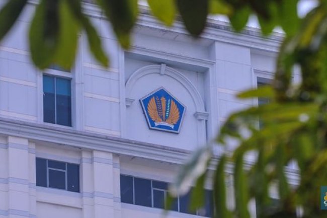 Efek Kantong Warga RI Seret Terasa Sampai Kantor Sri Mulyani
