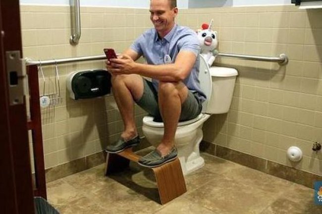 Ahli Ungkap Bahaya Duduk di Toilet Lebih dari 10 Menit