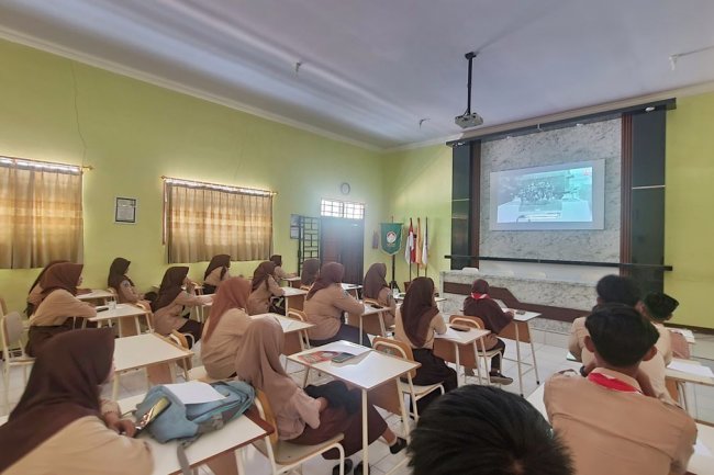 Mengharukan! SMKN 1 Klabang Nobar Peristiwa Tragedi Gerbong Maut Setelah Upacara