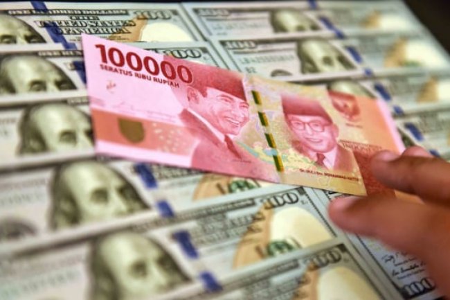Rupiah Melemah Dipicu Kekhawatiran Perang di Ukraina dan Timur Tengah