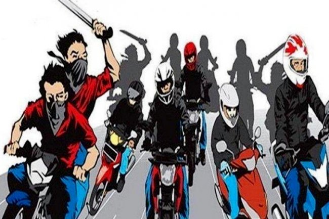 Aksi Kejar-kejaran Warga dan Anggota Gangster di Lidah Wetan Surabaya, Satu Pelaku Diamankan