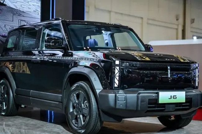 Mobil Listrik Chery J6 Versi Motif Batik Ini akan Dilelang di GJAW 2024, Ini Penampakannya