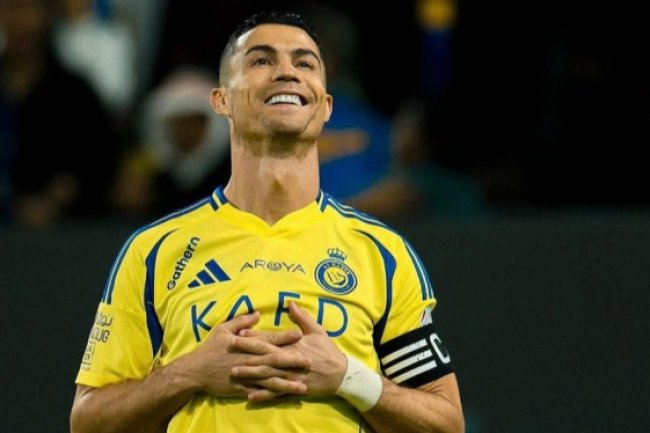 Ronaldo Cetak Gol ke-915 Dalam Laga Al Nassr vs Damac FC, Fans: Ini Gila