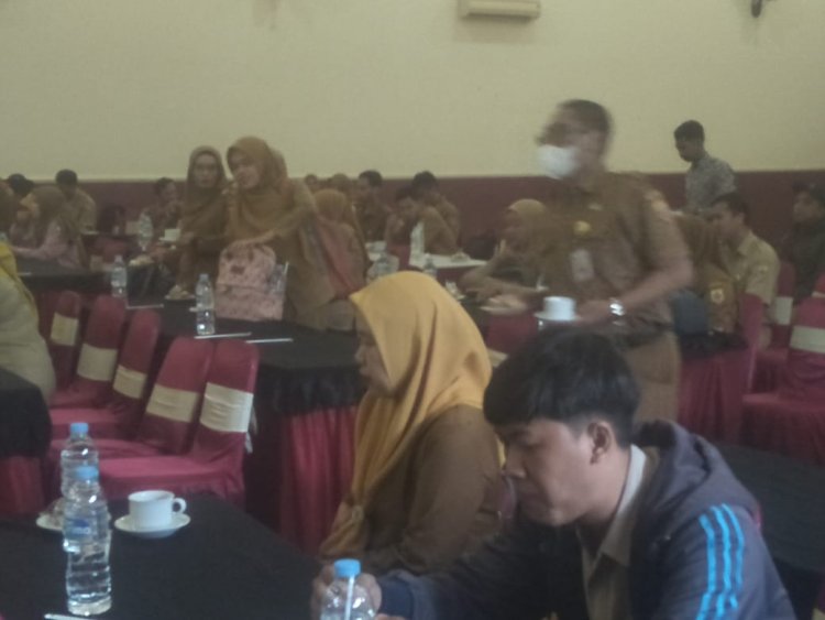 Dinas Pendidikan dan Kebudayaan Menggadakan Pelatihan Pembelajaran Berbasis Teknologi Informasi dan Komunikasi ( TIK )