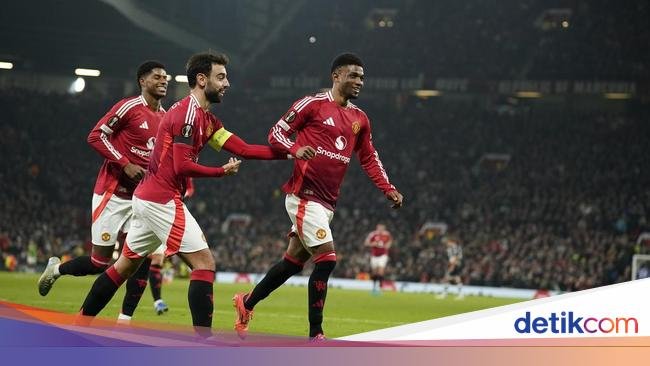 'Buka Puasa' MU di Tanah Eropa