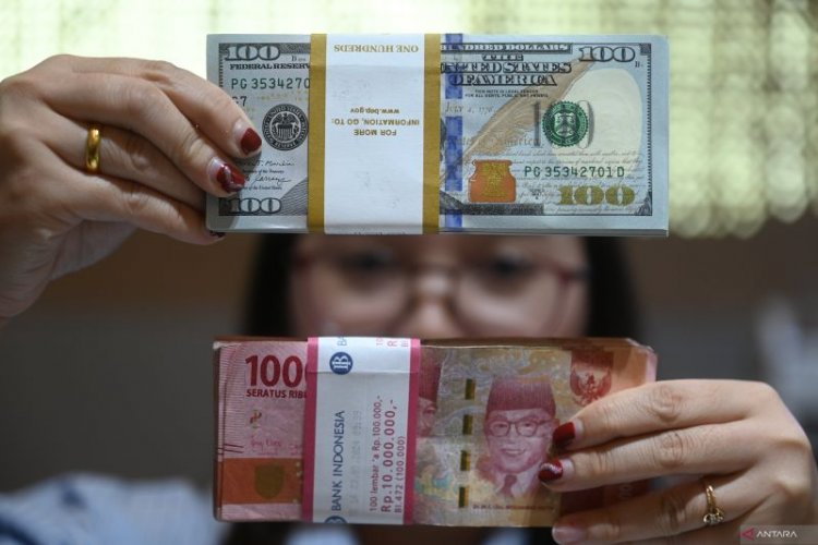 Rupiah Rabu menguat 17 poin per dolar AS