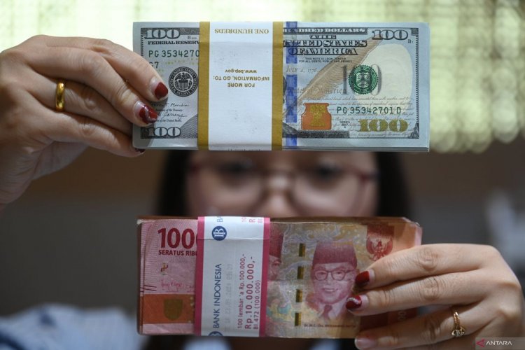 Rupiah Rabu menguat 17 poin menjadi Rp15.765 per dolar AS