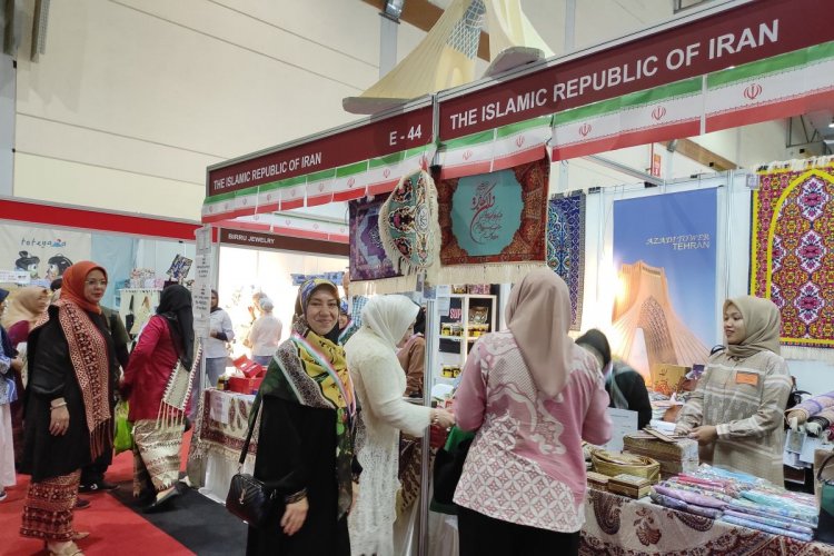 Iran promosikan berbagai produk lokal di bazar amal internasional WIC