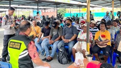 Pedagang Kaki Lima Marak Di Bandara Internasional Sentani, 'tak Bisa Langsung Dilarang'