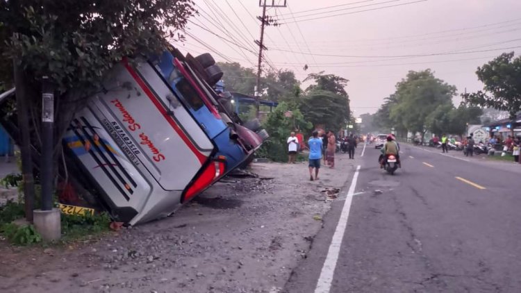 PO Sumber Selamat Terguling Di Maospati Magetan.