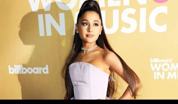 Sinopsis Film Wicked yang Dibintangi Ariana Grande