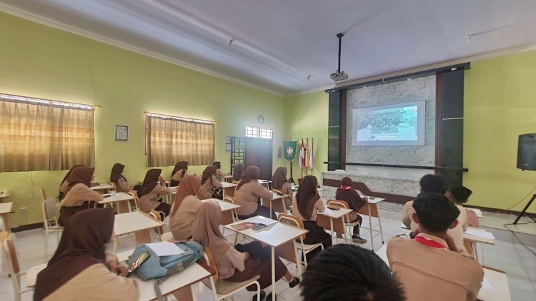 Mengharukan! SMKN 1 Klabang Nobar Peristiwa Tragedi Gerbong Maut Setelah Upacara